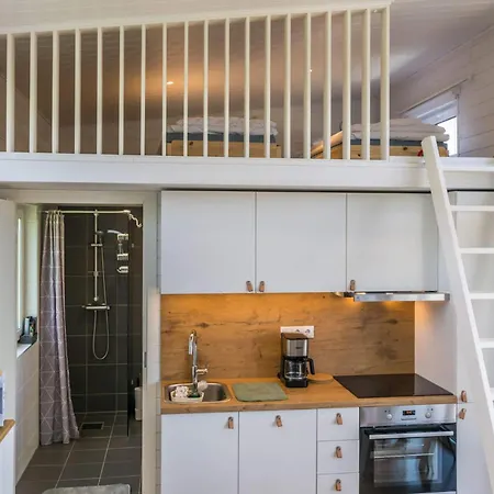 Merikruunun Taehdistoehuvila Mimosa 37 Villa *