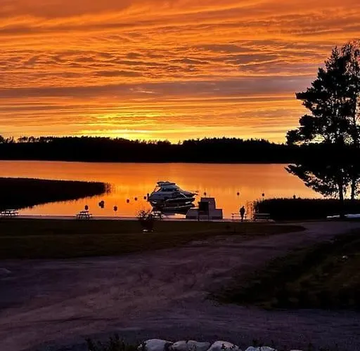 Villa Merikruunun Taehdistoehuvila Mimosa 37 Dragsfjärd