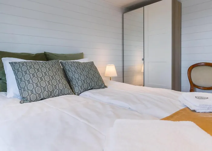 Merikruunun Taehdistoehuvila Mimosa 37 Villa