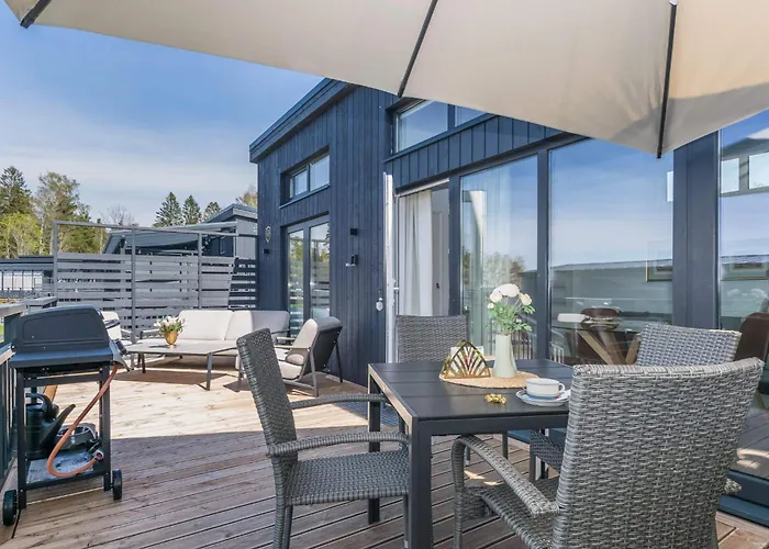 Merikruunun Taehdistoehuvila Mimosa 37 Villa